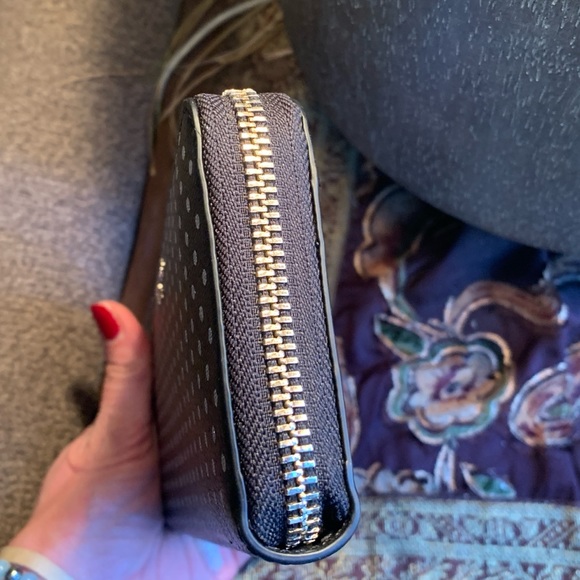 Authentic KATE SPADE Saffiano leather zip around glitter dots slim large wallet - Picture 9 of 10